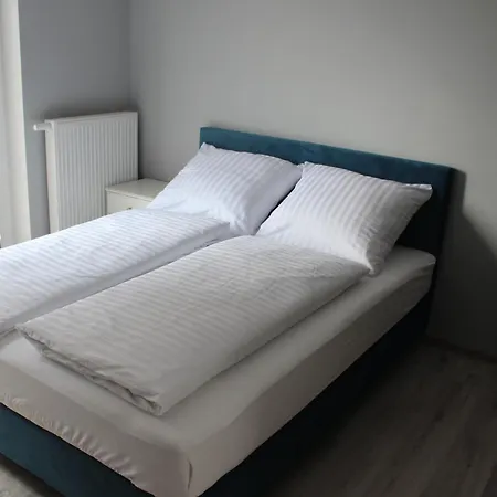 Bryant - & בית אירוח