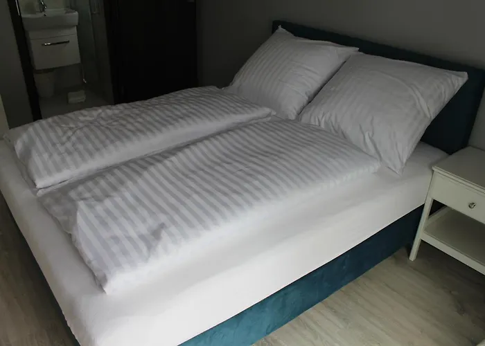 Bryant - Pokoje&apartamenty *